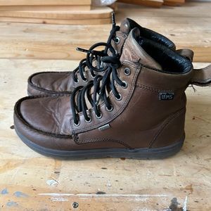 Lems Boulder leather weatherproof men’s size 9.5us.